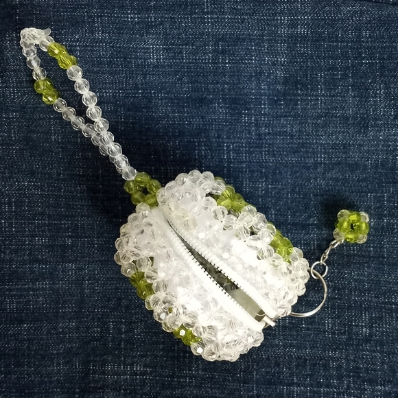 Vintage Green Clear Plastic Bead Coin Purse Keychain Craft Handmade Zipper Round - Picture 2 of 3